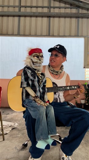 #pupethand #puppetshow #puppet Haunted bone | Por AndTuk Show Doll