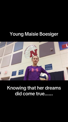 @maisie boesiger💋 @Nolan Schwarting @Lexi Rodriguez this is awesome plus we can see a really young @malorieboesiger #nebraska #volleyball #nebraskavolleyball #dreams