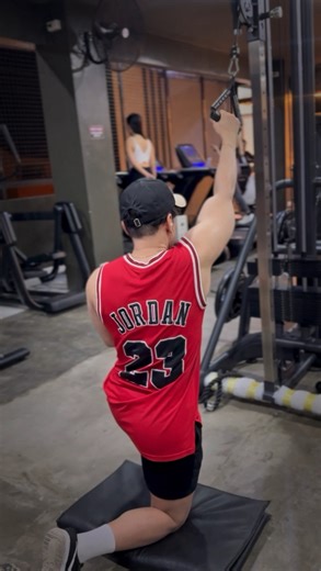 Back day today! 🔥 Doing Single Cable Pulldowns — a great move to target your lats, build a wider back, and improve mind-muscle connection. This exercise also engages the biceps, traps, and rear delts, helping you achieve better back thickness and overall pulling strength.📍 Location: Elevation Fitness Gym - Panabo. Who else is hitting back today? 💪#BackDay #FitnessPanabo #LatsWorkout #ElevationFitness #GymLife #fblifestyle | Keiji Matsumoto