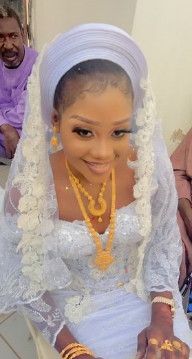 Traditional Bridal Attire: Elegance and Style