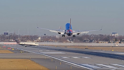Close call between two planes at Chicago’s Midway Airport