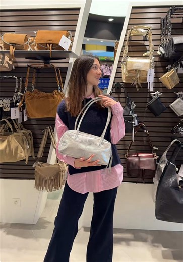 Tu cherches ton nouveau sac 👀 #espacemode #neuvillebags #neuville