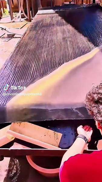 The shaker has high sorting efficiency, can effectively separate minerals of different densities, and has a high enrichment ratio, which can improve gold grade.#GoldSelectionshaker #Separationshaker #Sandgoldshaker #Mineralprocessingshaker #GoldPanningShaker#GoldPanningEquipment #GoldPanning #GoldMine #Vibratingscreen#GoldSelectionEquipment#Malaysia #KualaLumpur #Penang #Ipoh #JohorBahru#fyp