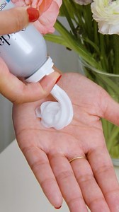 1.9K views | Ouidad’s Moisture Lock™ Products are all about that perfect, whipped texture—hydrating curls without the frizz. The result? Soft, defined curls that stay fresh from morning to night. Press play and see the curl love in action. #WhippedCurls #MoistureLock #CurlGoals #FrizzFreeVibes #OuidadCurls #Mongongooil | Ouidad | Facebook