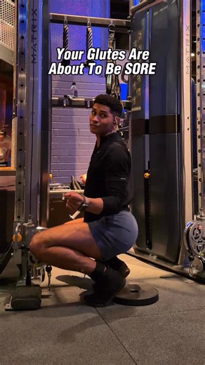 Jefferson Pereira | Function in Movement on Instagram: "Want something even more challenging than Bulgarian split squats? This is it With any modality, I can push pretty heavy on a Bulgarian.. but for this exercise I am reduced to 20lbs on each side… for now 😈 You can usually load a Bulgarian split squat heavier because the rear leg is providing balance, positional feedback and dispersing the weight between two limbs. This lets your nervous system feel safe to produce more force and push heavie