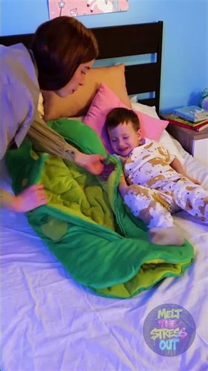 Impossible to sleep with this blanket fight 😂🛏️