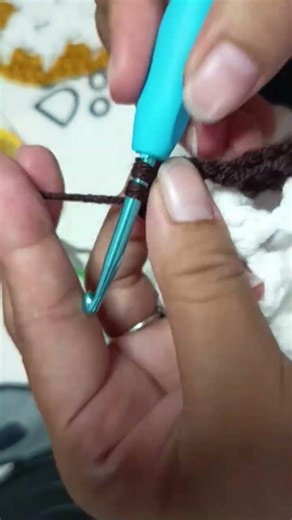 Let's make another granny rectangle 🧶😍 ⬜#crochetforbeginners #youtubeshorts #crochet