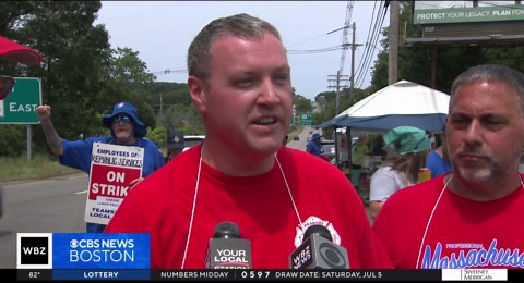 Peabody firefighters stand in solidarity with striking trash collectors