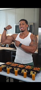 1.1M views · 32K reactions | If there’s one secret that I can share with you, that has helped me maintain a great physique over the years, its meal prepping. It’s helped me eat clean meals consistently, save money, add variety, reach my macros and have food when I really need it. | Josh Bailey | Facebook