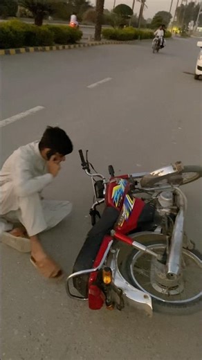 Tag your pod addicted friend 😵‍💫 #podaddict #pakcomedyhub #memehub #comedy #dostdostnaraha