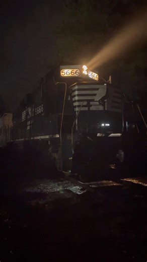 Norfolk Southern EMD GP38-2s Idling at Midnight in The Fog! #shorts #shortsviral #shortvideo