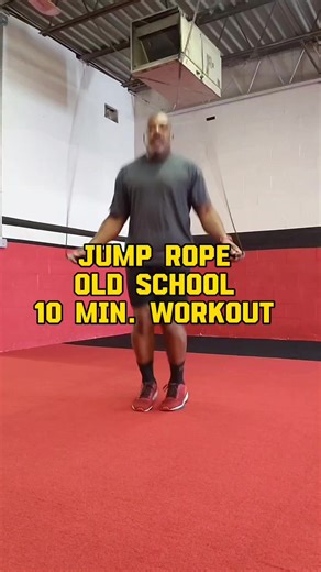 WEDNESDAY #WERKOUT OF THE WEEK! Equipment needed: JUMP ROPE (or fake jump) *** LIVE WORKOUT, 7:15PM TONIGHT *** Time: 10 minutes Intensity: MED Perform the following: 👉 2 MINUTE JUMP ROPE 👉 1 MINUTE FULL PLANK 40s Rest 👉 2 MINUTE JUMP ROPE 👉 1 MINUTE DOLPHIN PLANK 40s Rest REPEAT 2X (or until 10 mins are up) Nothing fancy…Just some old school jump rope! Like we did when we were kids. Rest and modify as needed. If you do not have a jump rope, no worries! Do a fake jump rope..no jump rope need