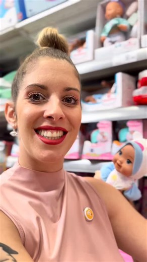 ¡ATENCIÓN! 🫣 Tutorial del Baile del Casino Con Sorpresa Aprende esta Figura de la “Salsa Cubana” para bailar en pareja. Empezamos con Setenta Complicado. Verás cambios de agarre, gancho, abanico... ¡y cuidado con la barriga al pasar por debajo! 🤫 El final del video tiene una sorpresa que te hará volver al inicio. Guarda y comparte. #salsacubana #dancetutorial #salsacasino | Tomas y Naomi