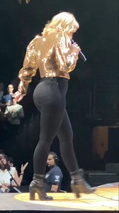 Lauren Alaina getting the crowd involved! Awesome! Credit: @bigshow412 on TikTok. #laurenalaina #fyp #reel #dance | Livingthegoodlife24