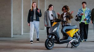 Nuevo Piaggio 1: un scooter eléctrico, simple, práctico y a un precio asequible