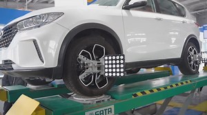 职校生上课实拍：汽车维修的实训课堂