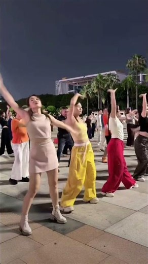 Upbeat Community Square Dance, Easy-To-Learn Choreography