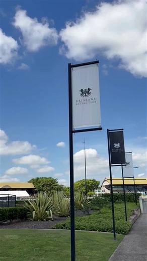 National Thoroughbred Week gave our future equine stars the ultimate backstage pass to the world of horse racing, showcasing the exciting pathways our Equine Academy and campuses can offer. Our Redlands and Brisbane campuses teamed up for a vibrant morning at Eagle Farm Racetrack, complete with morning tea, a behind-the-scenes stable tour, and plenty of racing excitement. Under our buzzing marquee, we were thrilled to welcome one of Redlands’ very first Equine students for 2026, along with sever