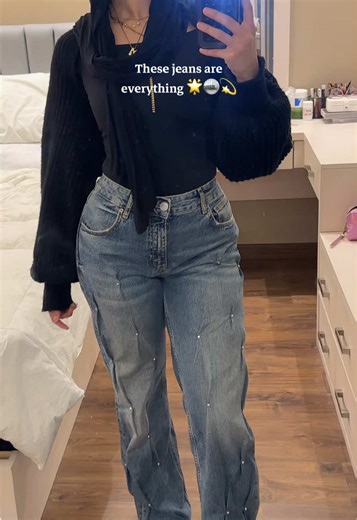 Shiny Rhinestone Jeans Outfit Ideas