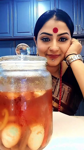 Pickled eggs are typically hard-boiled eggs that are cured in brine. One of my favorite all time snack 😋 Smells Great Taste Better 😋 #picklegirls #egg #foodie @BHAIRAVA PRODUCTION HQ @AURA NUR HQ (012-3949638) @Dmitra @CSL Green