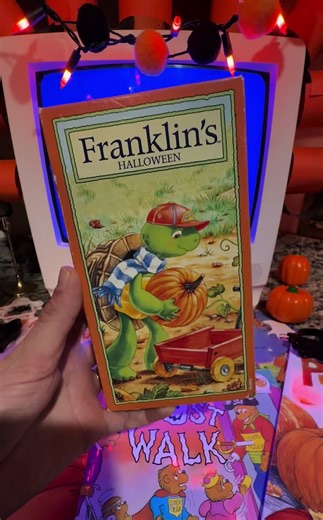 Franklins Halloween 1996 🎃 #Franklin #cozy #fall #halloween #90s