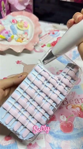 DIY phone case💖🦢 #24hours #cozygirl#order#mymelody#diy#phonecase#idea#viral#asmr#kawaii
