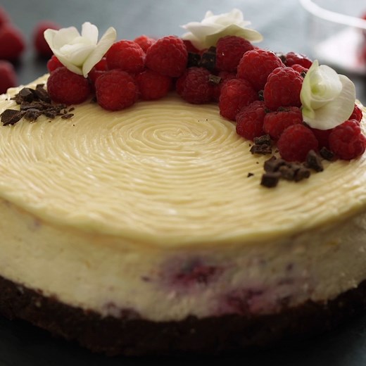 Brownie Raspberry Cheesecake - a great dessert, combining brownie and cheesecake. #brownieraspberrycheesecake | Home Cooking Adventure
