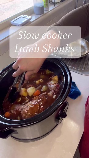Slow Cooked Lamb Shanks Recipe for Family Dinners