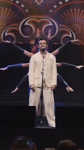 Buray | Yaz turnemizin ilk konseri @btcturkvadi 🕺🏼 💃🏽 #BuzluCam’a capcanlı hayat veren, dans eden, sesi kısılan herkese teşekkürler 🫶🏻 🎥... | Instagram