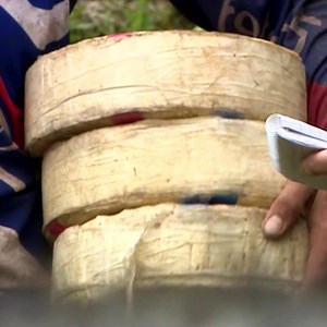 3M views · 1K reactions | RAW VIDEO: See how champion cheese chaser Chris Anderson won the death-defying Cheese Rolling Race this week in the UK. (Anderson says he won't take the prize home, as he only likes cheddar.) | CBS LA | Facebook