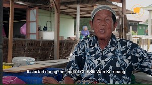 This Walkabout Asia story was a collaboration with Pusaka and supported by Malaysia Reform Initiative - MARI Mak Yong is a Malay dance drama tradition found primarily in the north eastern Malaysian states of Kelantan/Terengganu and the Patani region of southern Thailand. Recognized by UNESCO in 2005 as a Masterpiece of the Oral and Intangible Heritage of Humanity, Mak Yong encompases elements of dance, music, acting, singing and storytelling. | Walkabout Asia