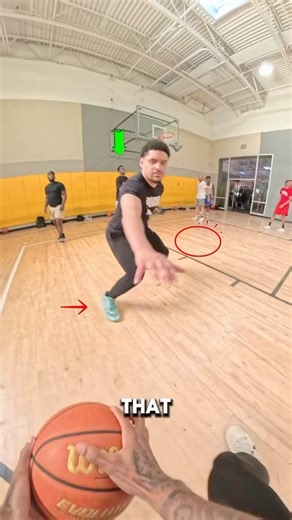 How to Read Defense in Basketball #Basketball #Hoops #TipsAndTricks #Hooper #NBA #Breakdown #Offense #FYP | Pov Hooper