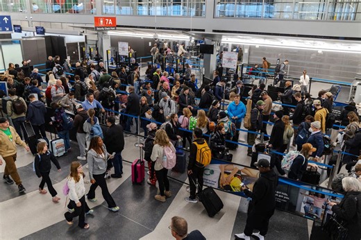 Chicago’s O’Hare airport told to cut 300 daily flights