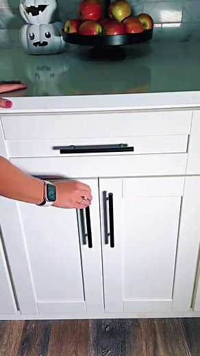 ASMR Kitchen Cabinets 🔪🗄️🍽️ @ASMR Restocking #asmr #asmrsounds #asmrvideo #asmrtiktoks #asmrrestock #restock #restockasmr #restocking #restockingasmr #restockwithme #foryoupage #foryou #viraltiktok #viralvideo #viral #trending #fypシ #fyp #kitchen #kitchencabinets #kitchengadgets | ASMR Restocking