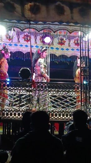 kalahandi dharmagad #samalpuri Natak heroine group dance #viralshort dhamaka dance #natak #viral