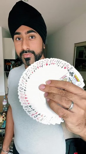 Is the card floating or levitating? 🃏 #magic floating #levitating #fyp#forgou