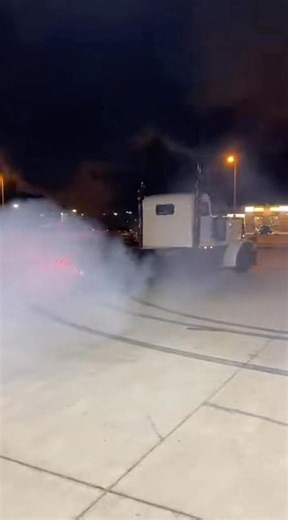 Now that’s how you drive a Peterbilt