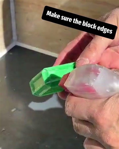 How to Tool a Vertical Silicone Joint Cleanly | Pro Trade Demo By StripnSeal.co.uk 3 way corner