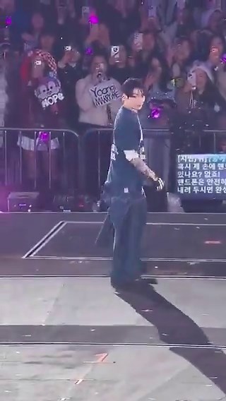 none of u have mastered the record with ur phone near ur chest with your face fully uncovered method