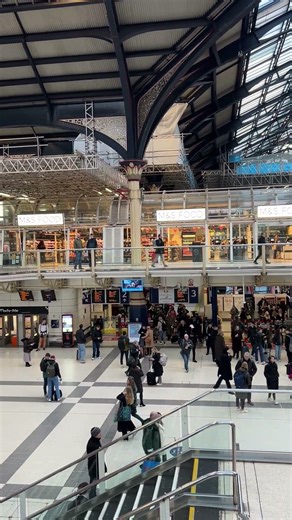 Inside Liverpool Street Station 🚉: Completing the Metropolitan Underground Line 🇬🇧 #train