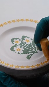 Painting Primroses. The primrose on our new mug is such a gutsy little flower. It happily blooms in hedgerows and window boxes, generously becoming large clumps when in flowerbeds.#emmabridgewater | Emma Bridgewater