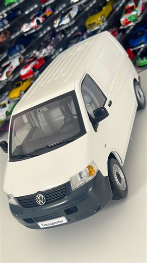 1:18 Norev Volkswagen T5 Transporter 2003 – Diecast Unboxing