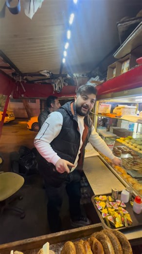 Yanıyolar (meşhur gece boyozcusu) on Instagram: "Sizce uygun mu😊#boyoz #bomba #nutella #keşfet #yanıyoolaar"