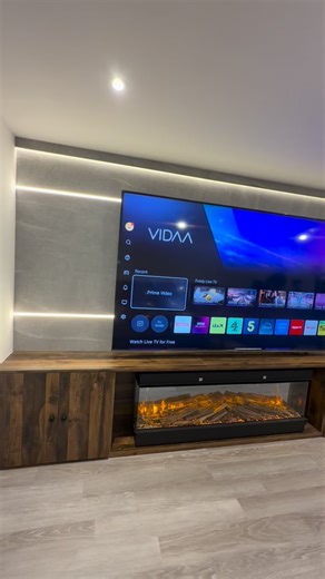 Media walls are everywhere right now and for good reason. They’re a premium way to combine entertainment and storage without the clutter. Everything has its place and nothing is on show that shouldn’t be. Take a look at this recent media wall with a feature wall 🔥✨ So what actually is a media wall, and is it right for your home? A media wall is a purpose built feature wall designed to house your TV, speakers and entertainment tech in one seamless setup. Cables are concealed, shelving is built i