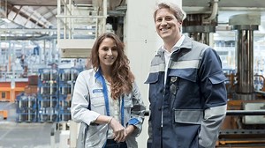 939K views · 628 shares | When it comes to producing crash-proof and lightweight parts for the auto sector, hot forming is the way forward. We took a look behind the scenes during a visit to the Kassel plant of our customer Volkswagen. Learn why VW relies on this forming process in our interview. You want to know more about it - ask us! #Steelexperts #HotForming #Volkswagen | thyssenkrupp Steel | Facebook