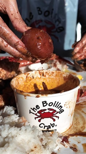 the dip. the drip. the juice. THE WHOLE SHA-BANG. 💥 #Dip #Juice #Seafood #BoilingCrab #Sauce