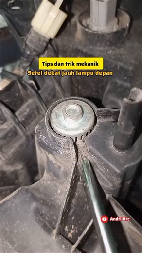 Andrihrc on Instagram: "mechanic trick to adjust low and high beam headlights using a screwdriver #tutorial #viral #automotive"