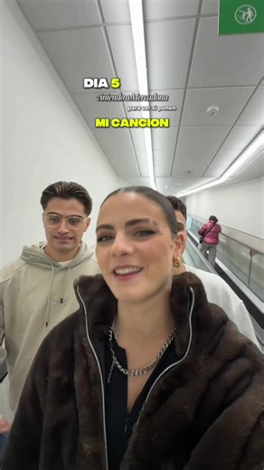 AAAAAAA | lucia de la puerta cancion mercadona