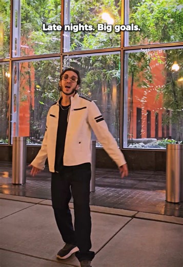 When you’re chasing something bigger. #melodichiphop #hiphop #newmusic #latenightvibes