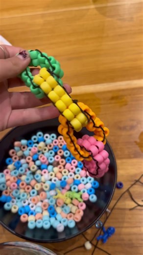 Dw I remade the hello kitty :3 #bracelet #beads #diy #fypシ #kandi #shorts